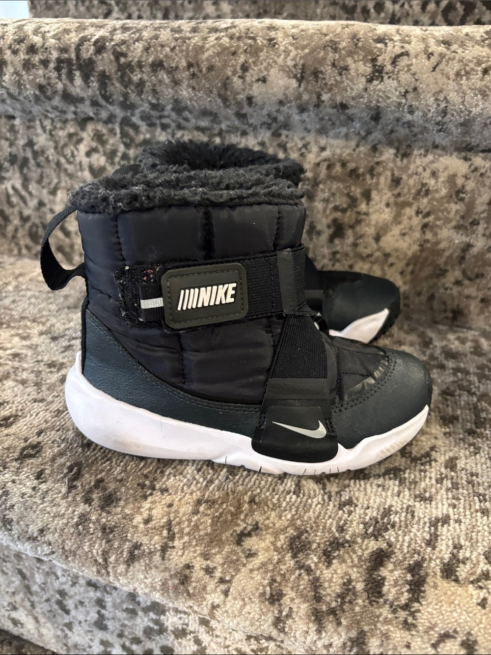 Nike flex advance Black and White Kids Insulated Strap Boots size 11